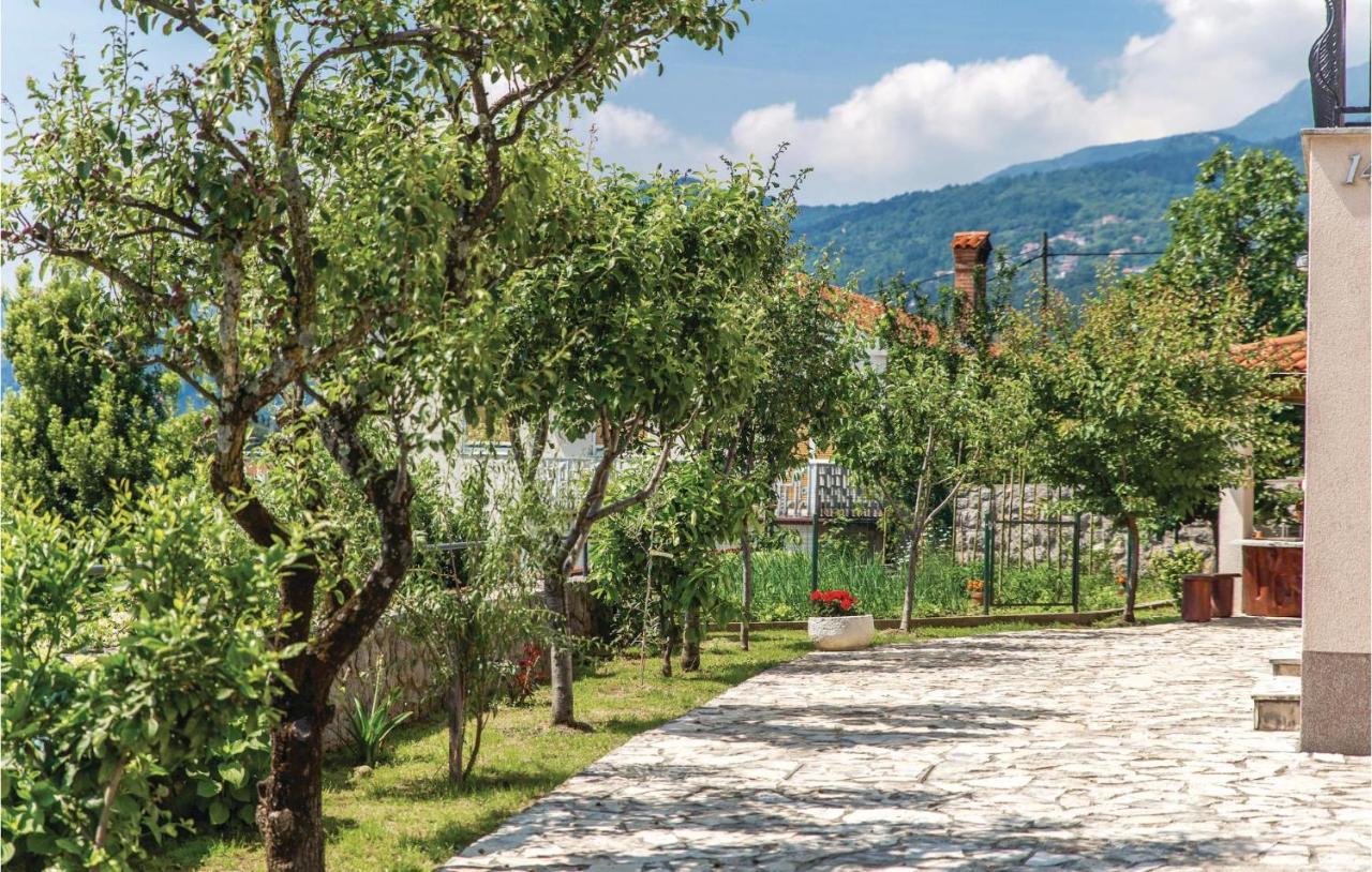 1 Bedroom Cozy Apartment In Ičići Extérieur photo