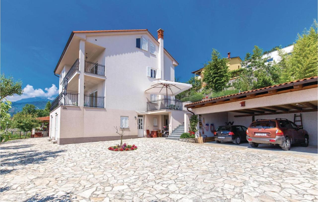 1 Bedroom Cozy Apartment In Ičići Extérieur photo