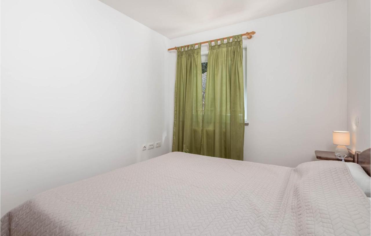 1 Bedroom Cozy Apartment In Ičići Extérieur photo