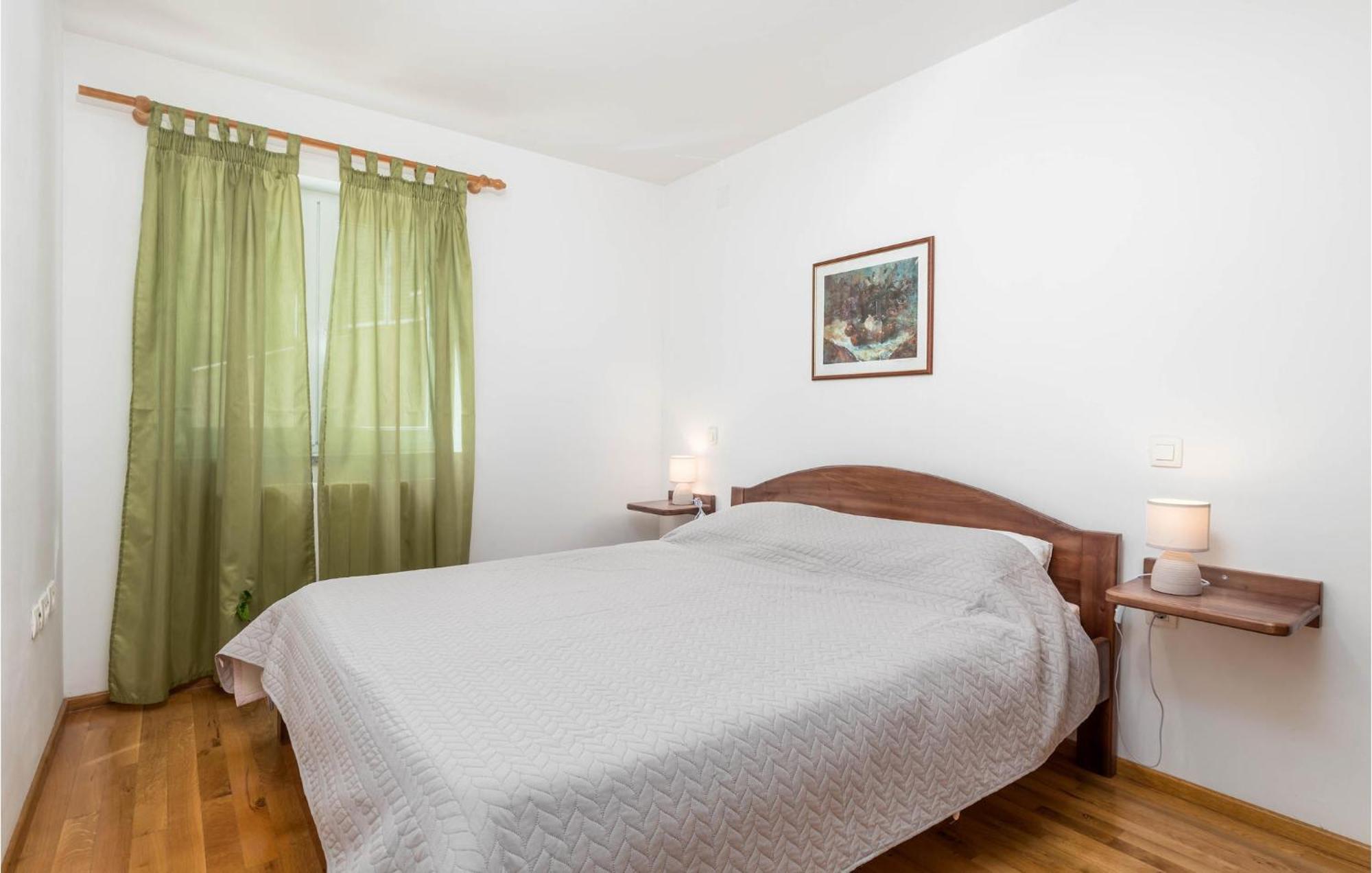 1 Bedroom Cozy Apartment In Ičići Extérieur photo